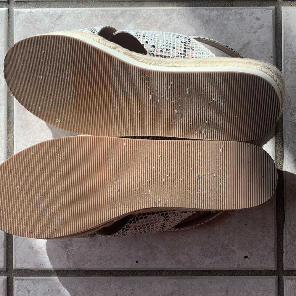 Leopard Sandals - Picture 3 of 10